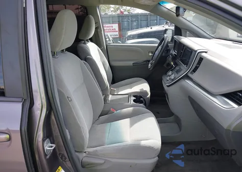 2017 Toyota Sienna Le 8 Passenger from USA, damaged, VIN 5TDKZ3DC1HS813716